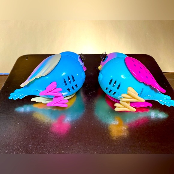 LITTLE LIVE PETS BIRD BUNDLE THEY TWEET/MOVE HEADS PIPPA PEEPS & RAINBOW TWEETS - Picture 8 of 9